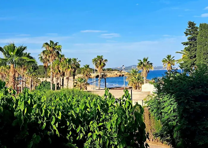 Apartment In Front Of Arrabassada Beach